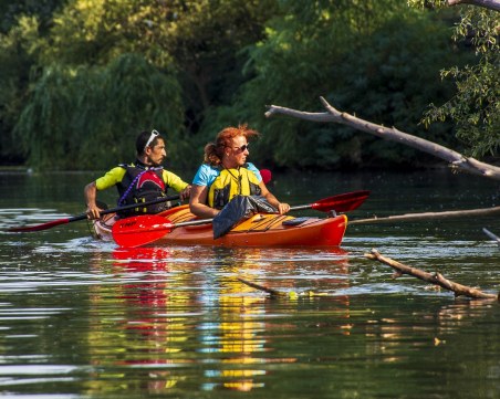 Акция за почистване на Марица, доброволци влязоха в реката с лодки
