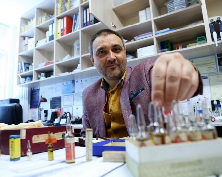 Доц. Чорбанов: Не е възможно да се създаде ваксина за толкова малко време