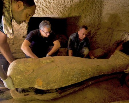 Голямо откритие! Археолози намериха 13 древни недокоснати ковчега в Египет