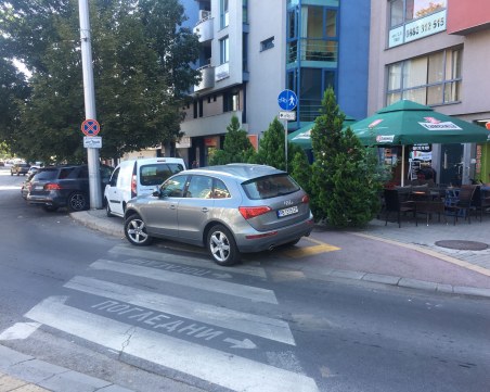 Поредното паркиране в свободен стил в Пловдив