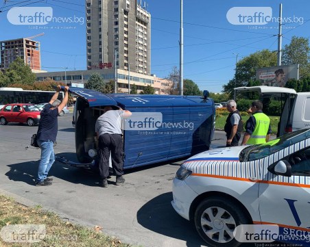 Има пострадал при катастрофата на СПС, откараха го с линейка