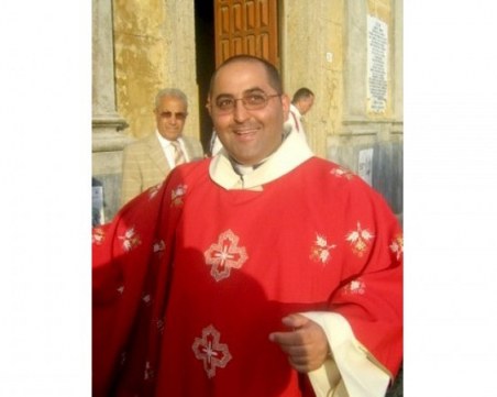 Католически свещеник блудства 16-годишно българче