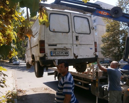 Освободиха три места за паркиране в 