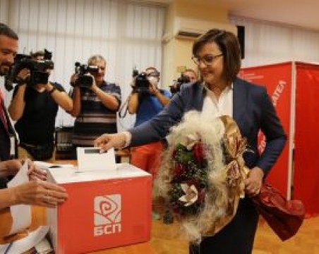 Очаквано: Нинова печели битката за БСП с огромно мнозинство