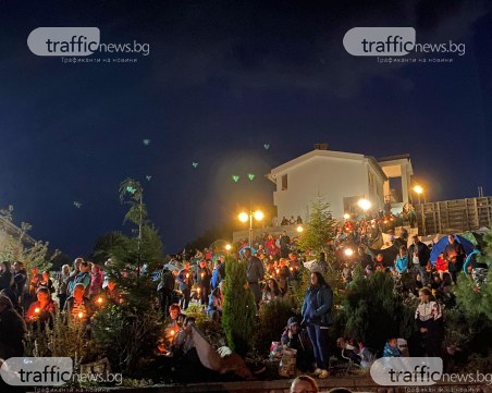 Стотици свещи огряха Кръстова гора, вярващите се молят за благоденствие