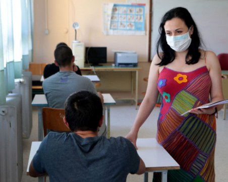 В Гърция: Неизвинено, ако ученикът не носи маска