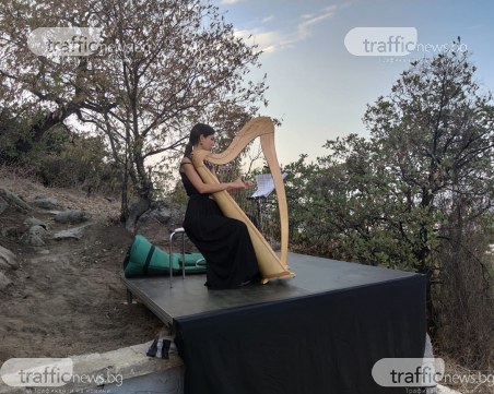 НА ЖИВО: Рояли, арфи и Стинг на Бунарджика в Пловдив
