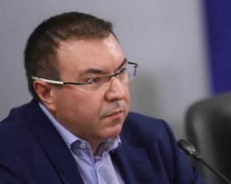 Здравният министър: Не можем да очакваме в училищата да няма Covid-19