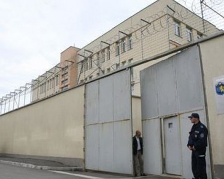 Масов бой в бежански лагер в София, жандармерия усмирява мигрантите