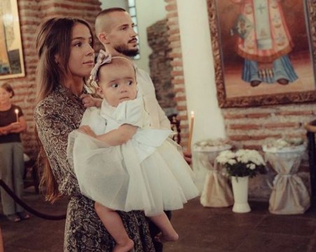 Наум Шопов и Теа кръстиха дъщеря си навръх Кръстовден