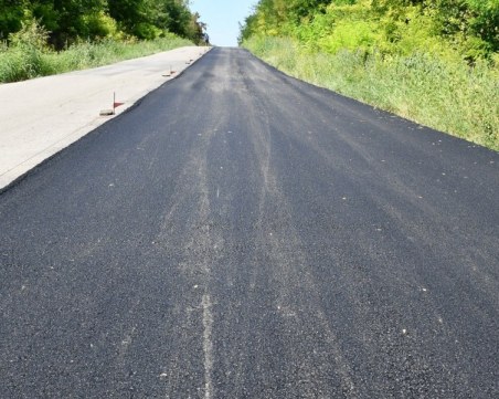 Пуснаха движението по ремонтирания път за Старосел
