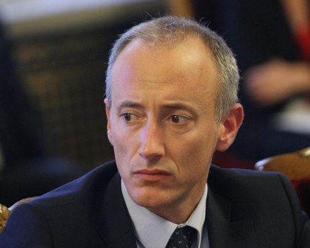 Вълчев: Около 300-400 ученици са избрали дистанционно обучение