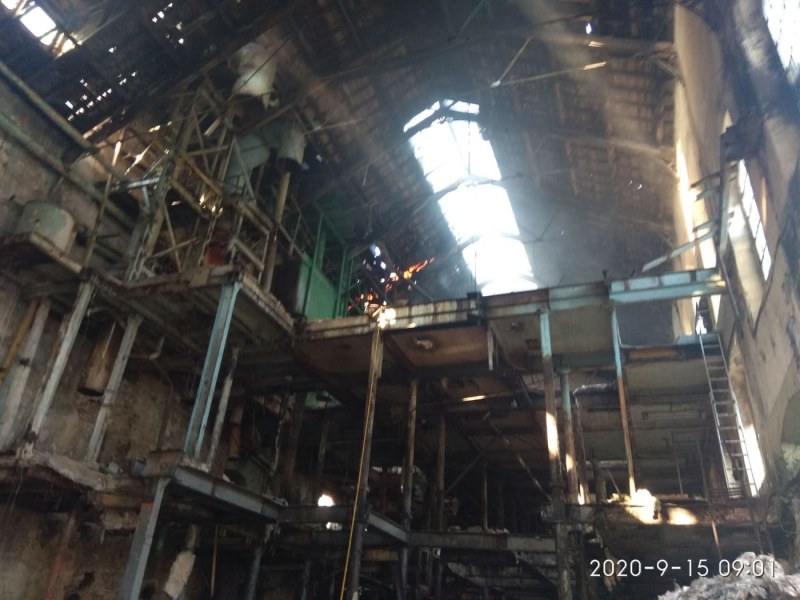 Огънят в Захарна фабрика е унищожил 1000 кв. метра покрив