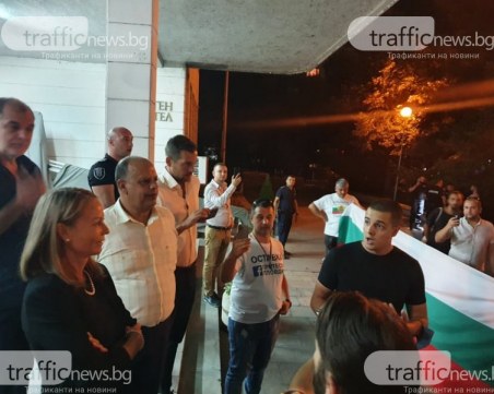 Каназирева готова с отчет, ще го предостави на протестиращите