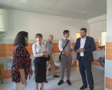 На обновена детска градина се радват децата в село Марково