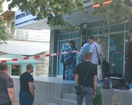 Близо 6 бона са задигнали обирджиите от Сандански, измъкнали са се за минута