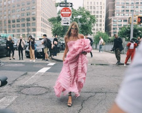 Модната сцена бавно оживява! Ето най-забележителните комбинации от улиците на Ню Йорк