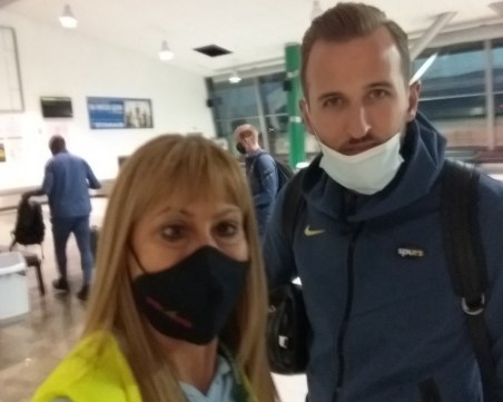 Най-добрата пловдивска съдийка се щракна с Хари Кейн