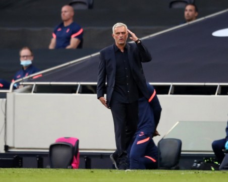 Пълна мистерия със състава на Тотнъм