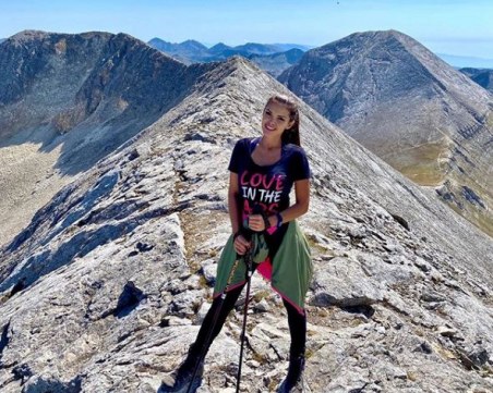 Преслава показа безстрашие! Покори Кончето и връх Вихрен