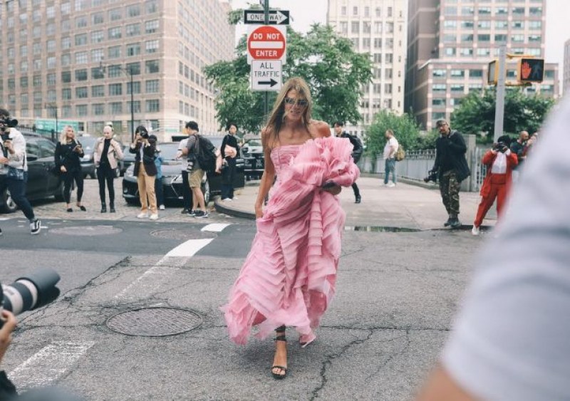 Модната сцена бавно оживява! Ето най-забележителните комбинации от улиците на Ню Йорк