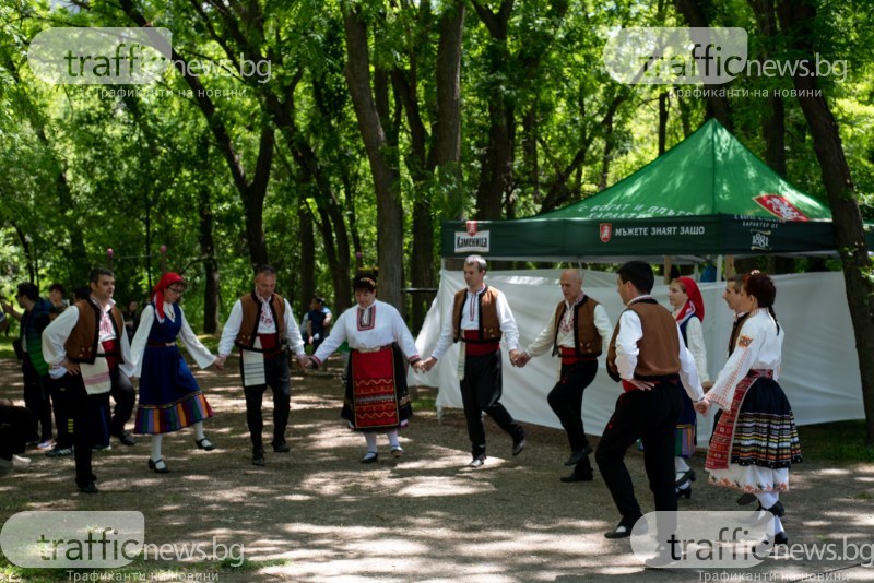 Пловдив се потапя в духа на традициите! Три сцени посрещат изпълнители от цяла България