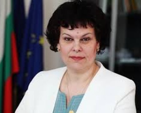 Зам.-министър на образованието: Твърдението, че затваряме училищата, е просто слух