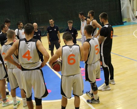 Баскетболният Академик с втора победа в контролите