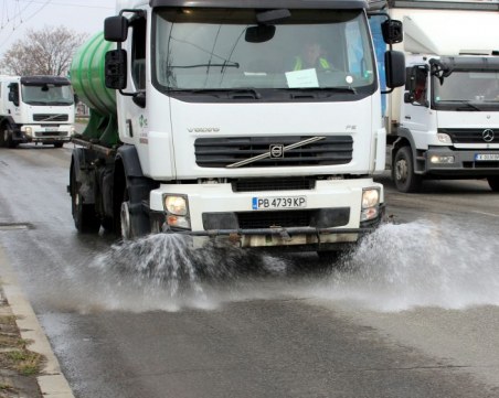 Мият и дезинфекцират улиците в Пловдив, вижте графика за следващата седмица