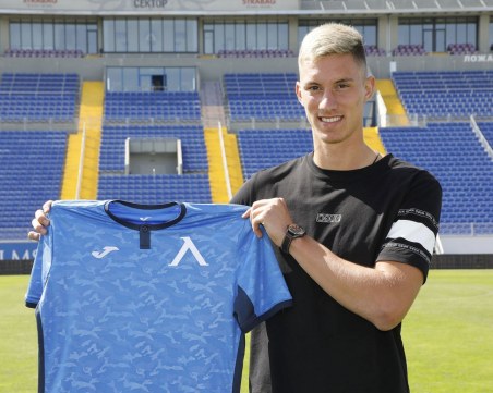 Левски взе брата на Краев