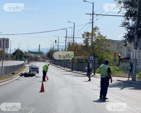 Тежка катастрофа с моторист на надлез 