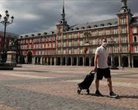 Заразата в Мадрид набира сила, в Каталуния мерят температурата на идващите от столицата