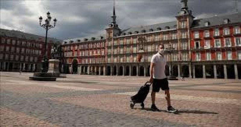 Заразата в Мадрид набира сила, в Каталуния мерят температурата на идващите от столицата