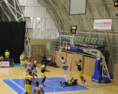 Академик Пд игра добре, но загуби от румънци в контрола