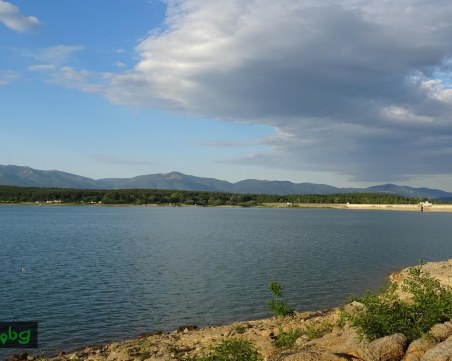 Пресъхнаха реките край язовир 