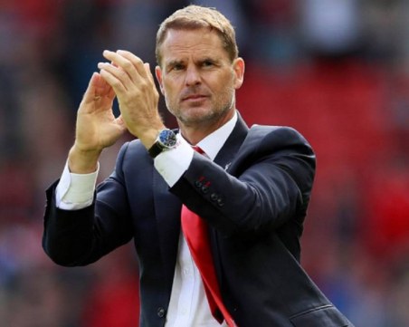 Франк де Бур пое националния отбор на Нидерландия