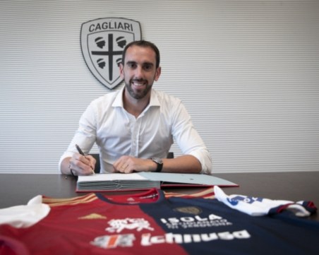 Каляри официално представи Диего Годин