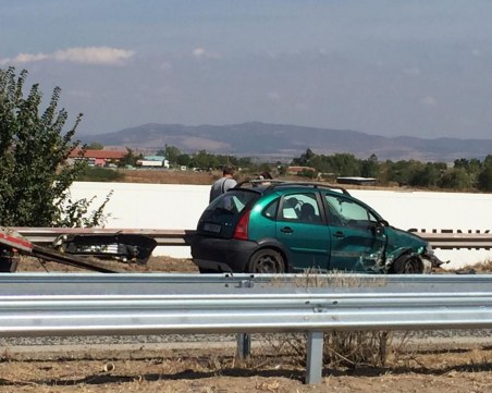 Катастрофа на АМ Тракия, ТИР и кола се удариха жестоко