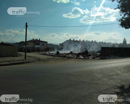 Пожар в Шекер махала! Подпали се незаконното сметище