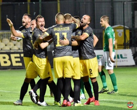 Неделев повежда Ботев срещу Левски, вижте съставите