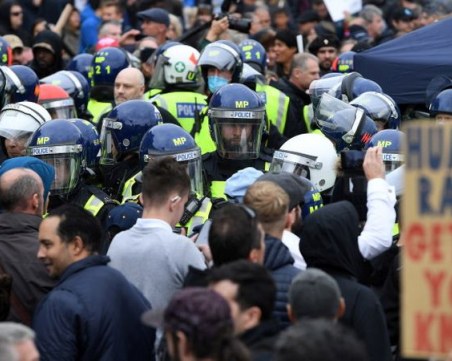 Сблъсъци на масов протест в Лондон срещу COVID-19 рестрикциите