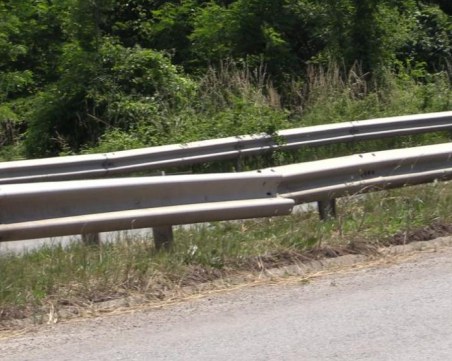 АПИ: 3,5 млрд. лева трябват за нови мантинели, маркировка и пътна безопасност