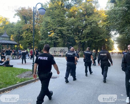 Малките ултраси, вилнели в центъра на Пловдив, скочили заради спонтанен ЛГБТ парад