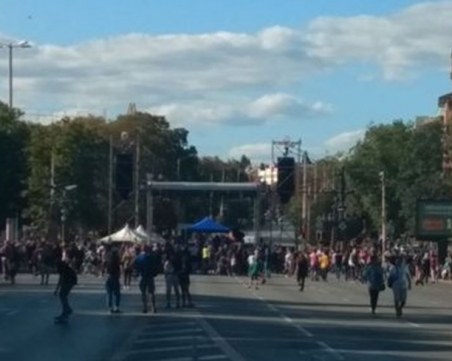 Митинг-концертът в София започна почти без публика