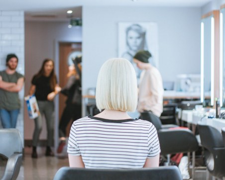 Топ 10 грешки, които правят жените с боядисана коса: Спрете сега!