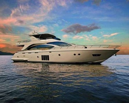 Откриха 35 тона хашиш в луксозни яхти край Испания, 9 българи са арестувани