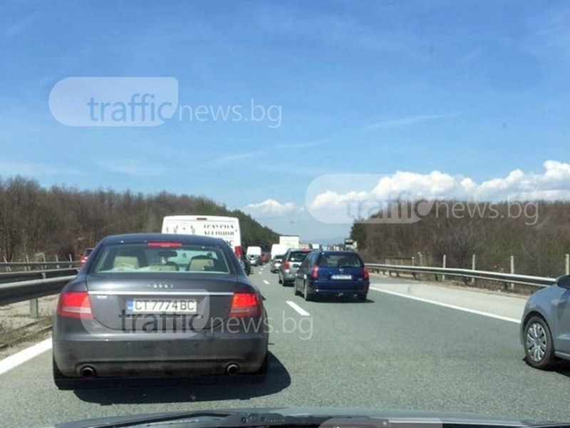 Затруднено движение на АМ Тракия, слагат маркировка в платното посока Пловдив