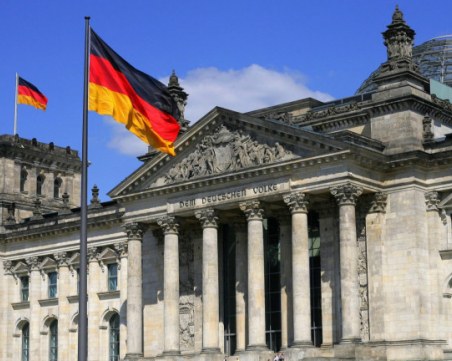 Германия празнува национания си празник, честваме европейския ден на птиците