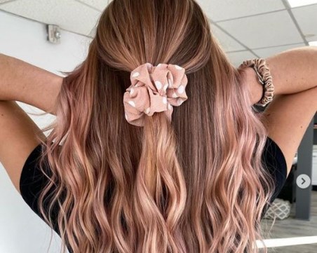 Розово златно омбре - най-популярният нюанс на косата тази есен