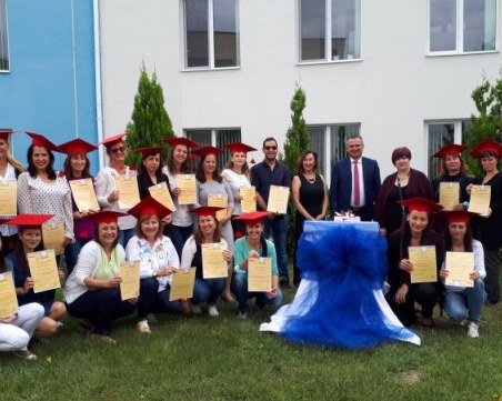 Удостоверения за дигитална грамотност връчиха в ДГ 